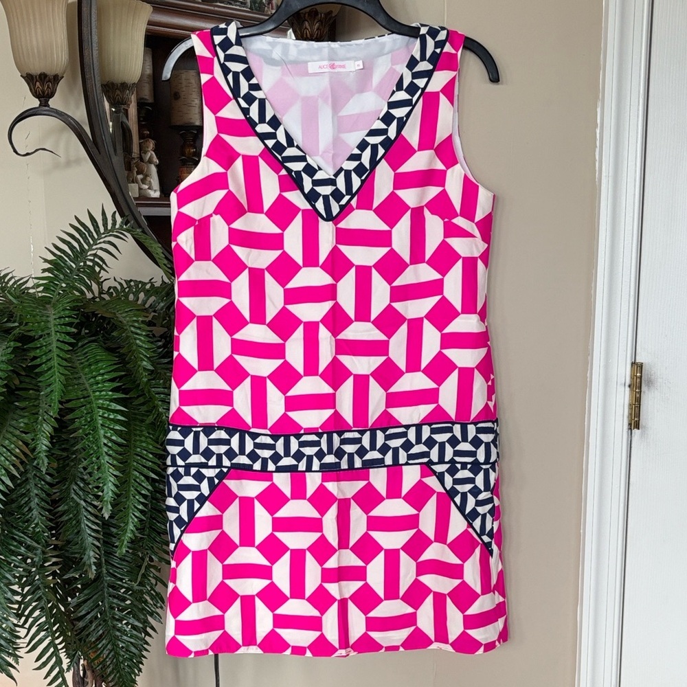 Alice & Trixie 100% Silk Pink White Navy Sleeveless V-Neck Sheath Shift Dress